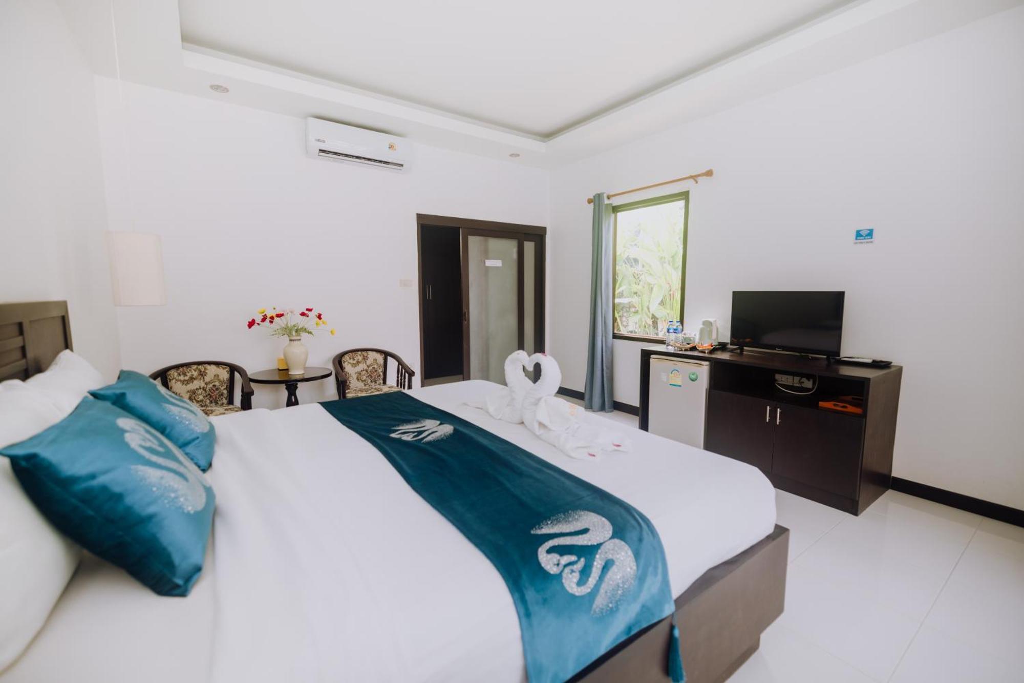 Monaburi Boutique Resort Rawai Экстерьер фото