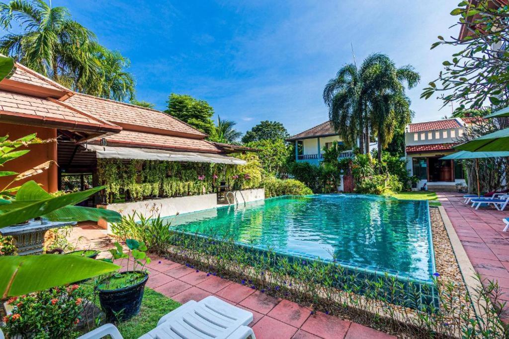 Monaburi Boutique Resort Rawai Экстерьер фото