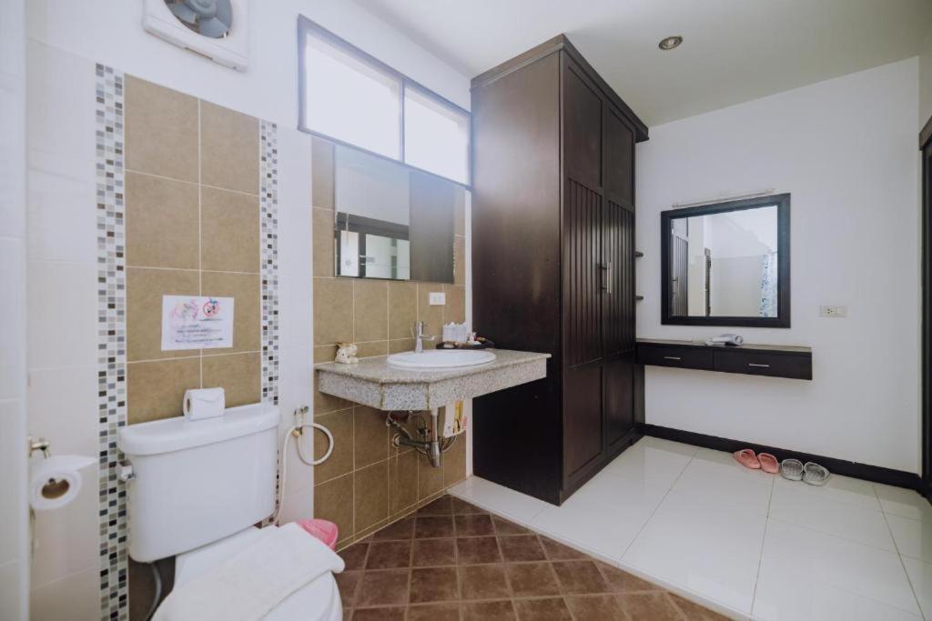 Monaburi Boutique Resort Rawai Экстерьер фото